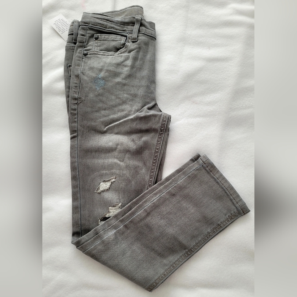 NWT Girl's Art Class Brand Skinny Jeans, Med Wash Gray With Some Distress Sz 10